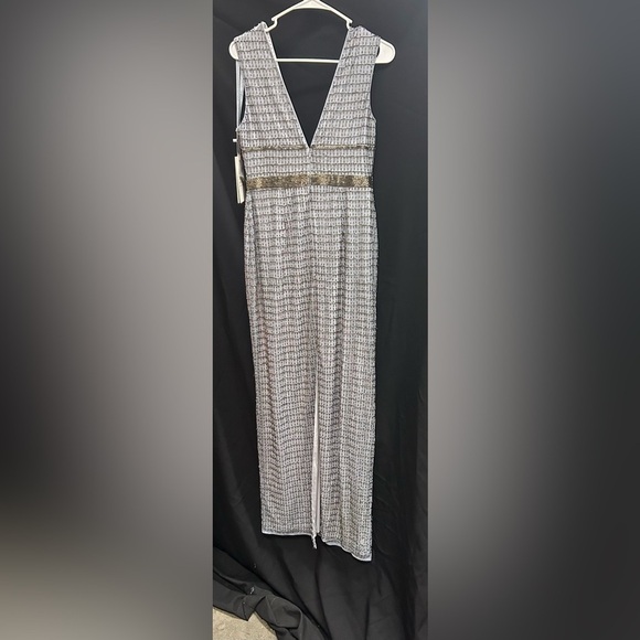 MAC DUGGAL 5625 NWT Silver Beaded Cap Sleeve V Neck Column Gown - Picture 4 of 5